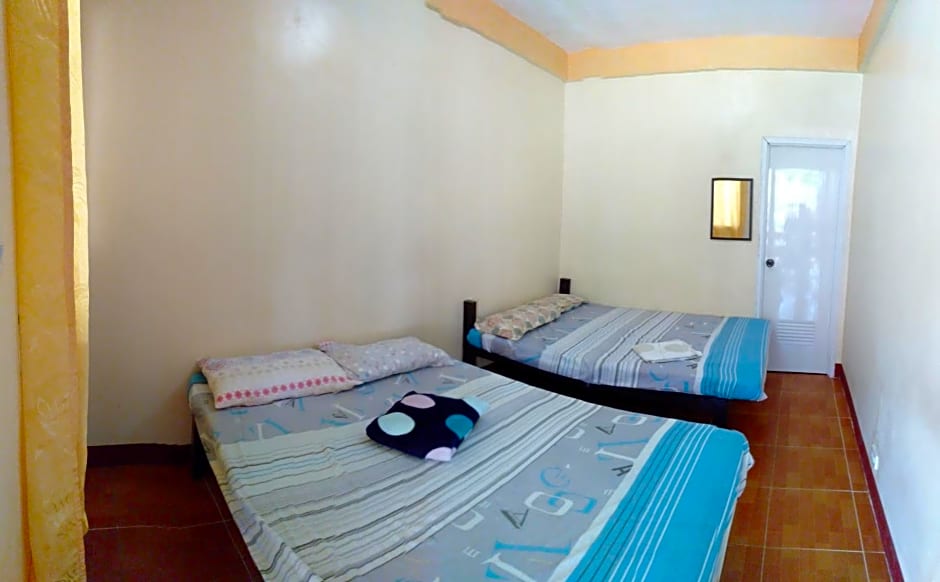 RMTM's Beachfront Accommodation - Caramoan