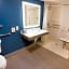 Holiday Inn Express and Suites Fort Lauderdale Airport West By IHG