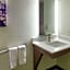 La Quinta Inn & Suites by Wyndham Orange County - Santa Ana
