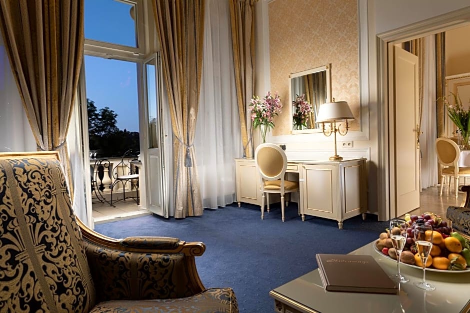 Savoy Westend Hotel