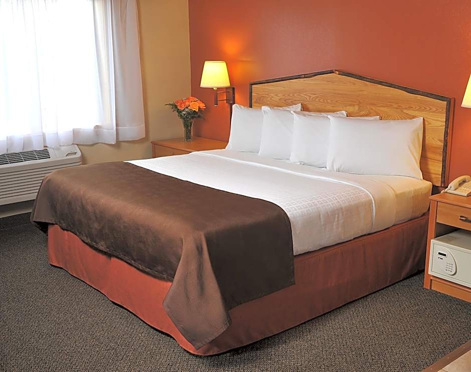 AmericInn by Wyndham Oswego