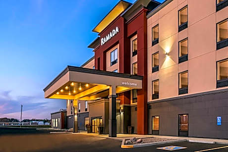 Ramada by Wyndham St Paul AB