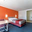Travelodge by Wyndham Lansing