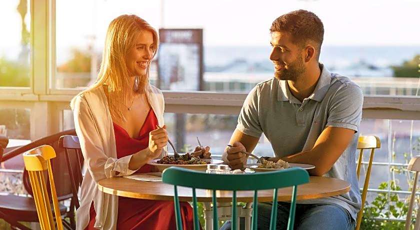 Marine Heights Suites Hotel