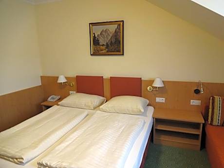 Economy Double Room