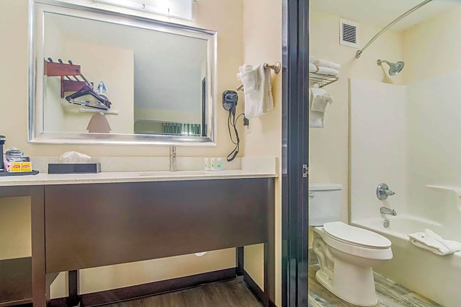Quality Inn & Suites Lake City
