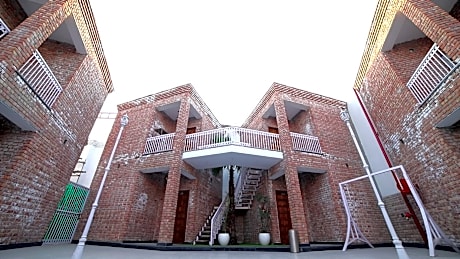 RAJA JI HOTELS & RESTAURANT