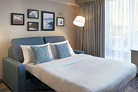Junior Suite, 1 King, Alternate: Sofa Bed, Non-Private Sofa Bed