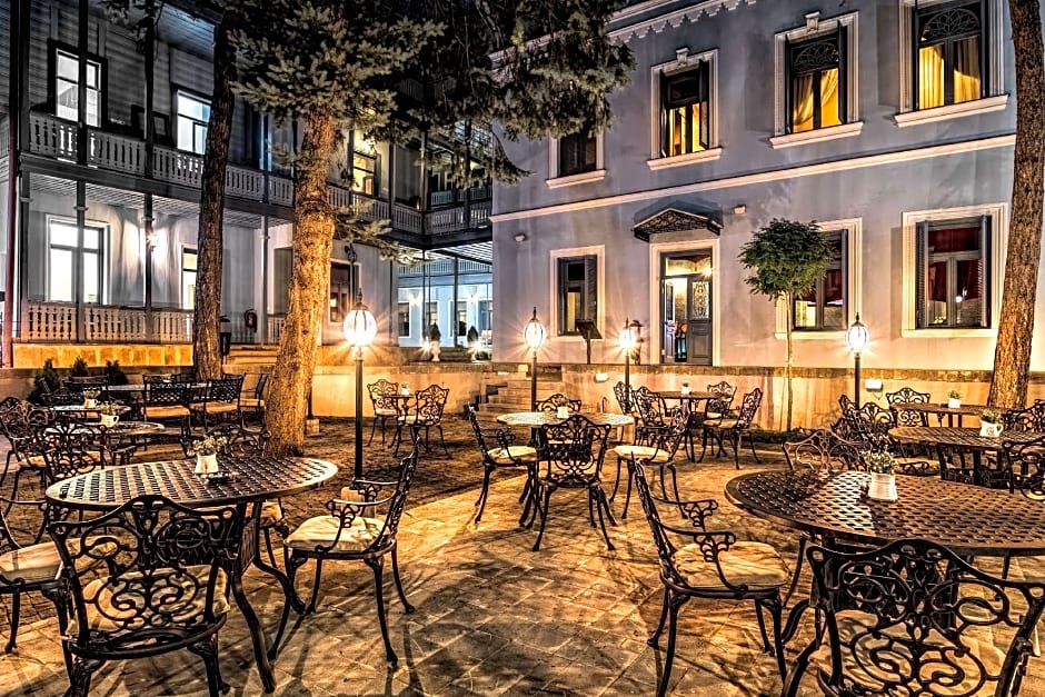 Golden Tulip Borjomi