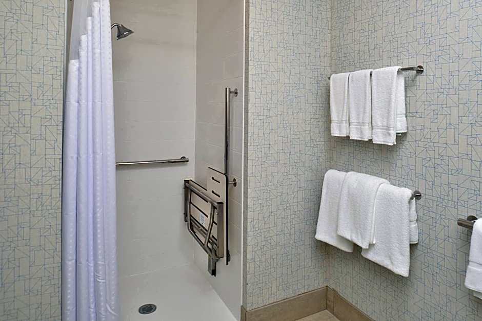 Holiday Inn Express & Suites Omaha Airport By IHG