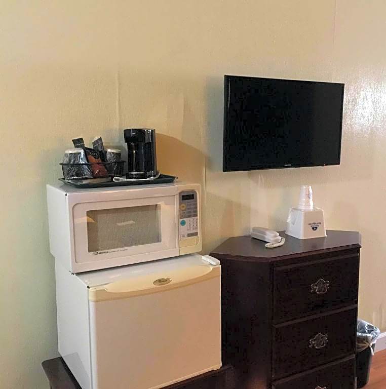 Americas Best Value Inn & Suites Macon at Sunset Dr