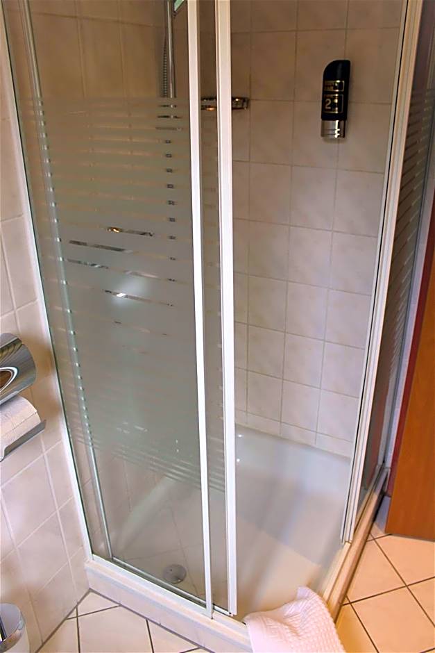 Hotel Hoyers in Pinneberg, Free Parking and WiFi