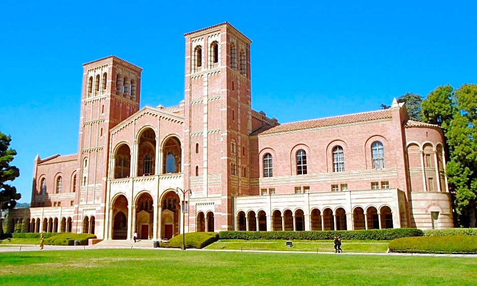 UCLA MEYER AND RENEE LUSKIN CONFERENCE CENTER