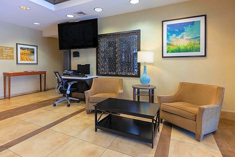 Candlewood Suites-West Springfield By IHG