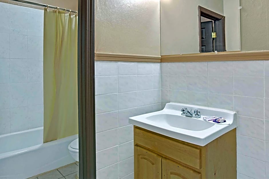 Knights Inn Pine Brook
