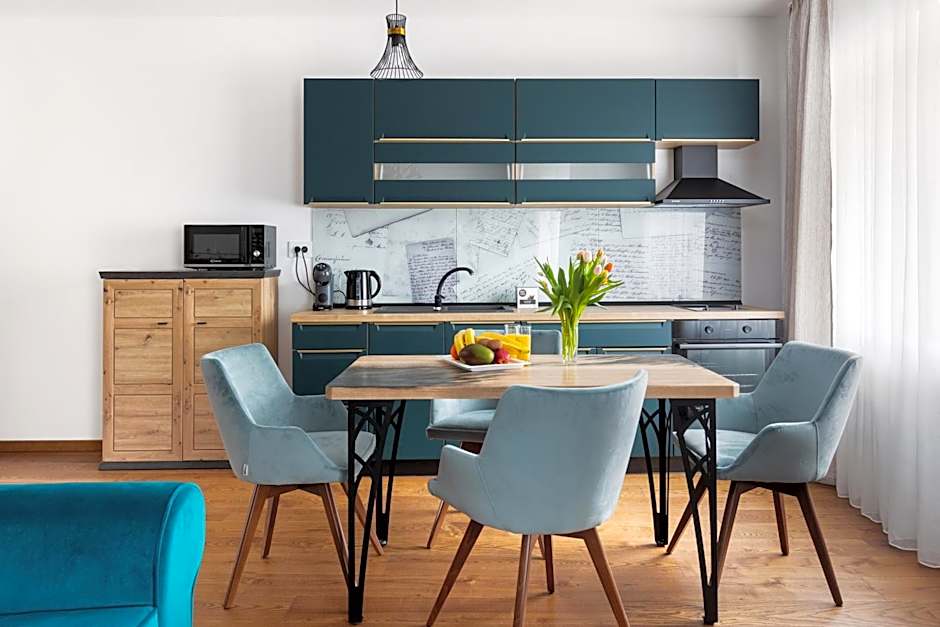 PEAK Aparthotel - Old Town - by CityHost