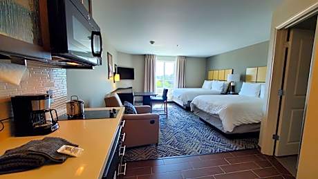 Queen Studio with Two Queen Beds - Hearing Accessible - Non-Smoking