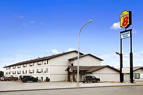 Super 8 by Wyndham Williston ND