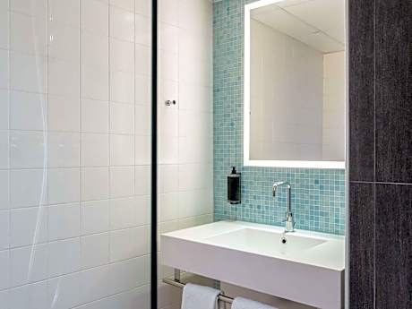 Comfort Queen Room with Garden View