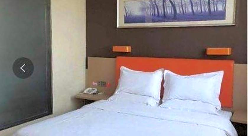 7Days Inn Xuzhou Normal University Yunlong Mountain