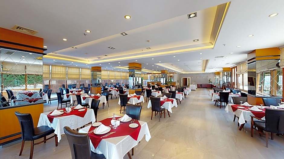 Double Royal Hotel Darica