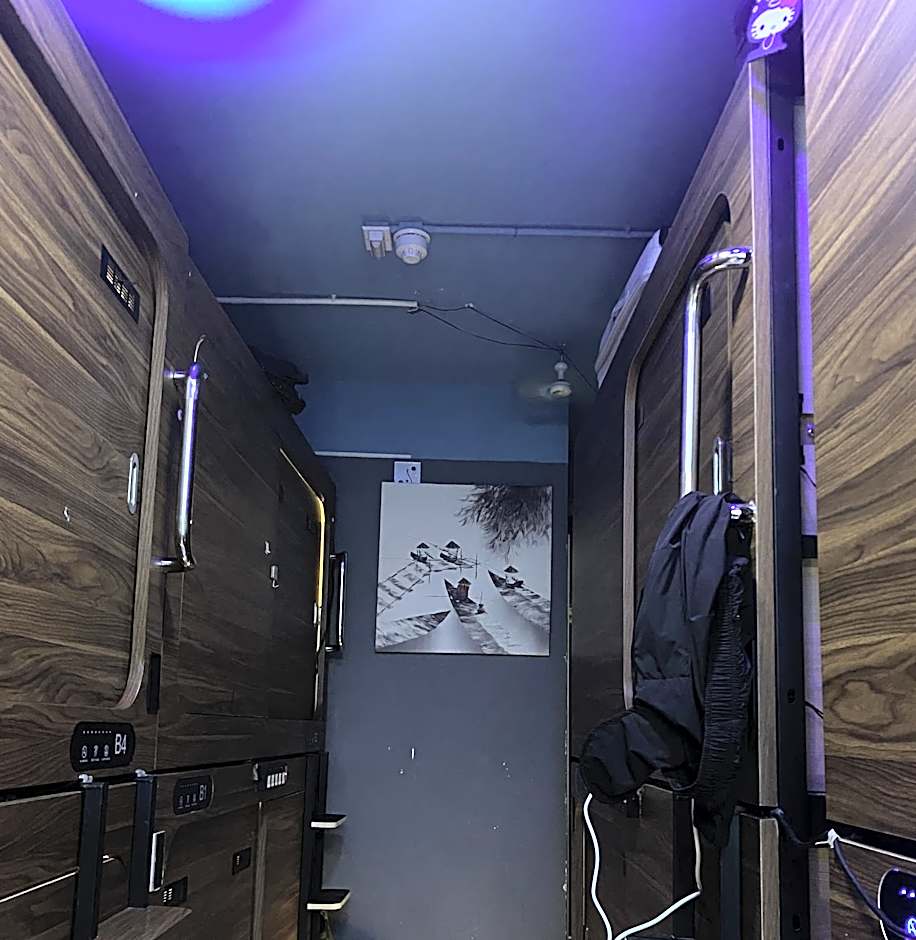 Sleep Cubee Hostel