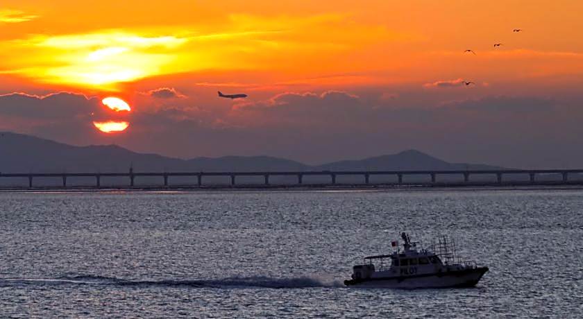 Sea & Moon Tourist Hotel