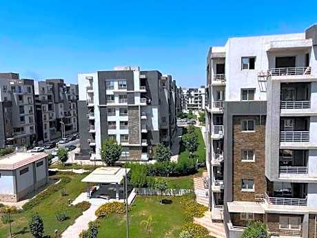 Garden view 3 BR 2 balconies in compound