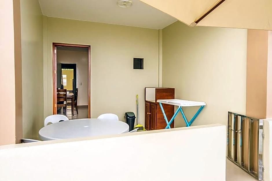 Kellocks' Seaview Apartelle