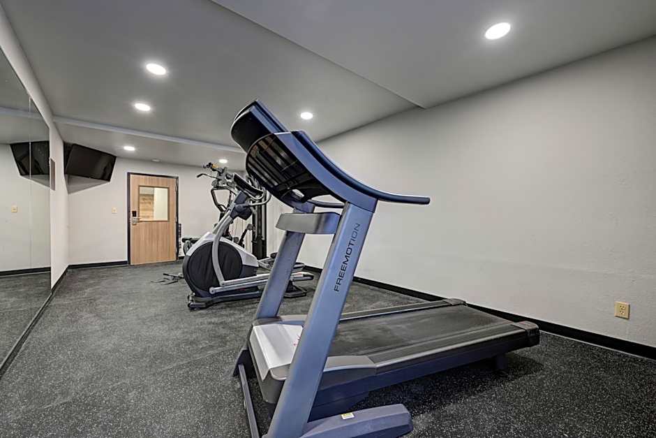 Country Inn & Suites by Radisson, Pierre, SD