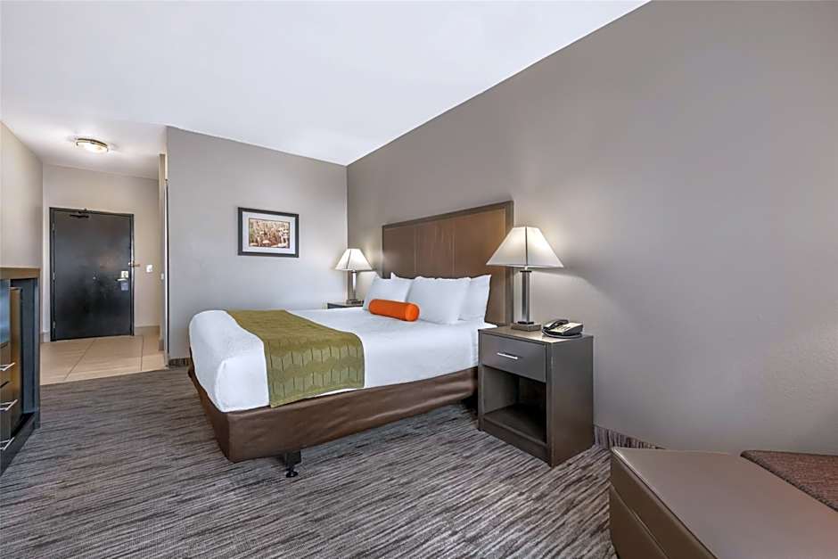 Best Western Plus Liberal Hotel & Suites