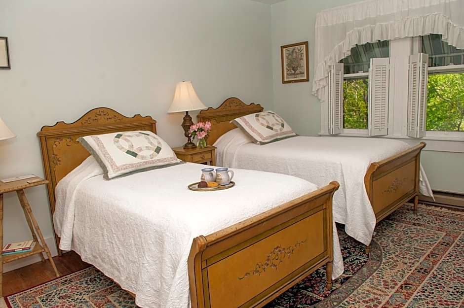 Photo 1 of 4 of Standard 2 Twin Beds