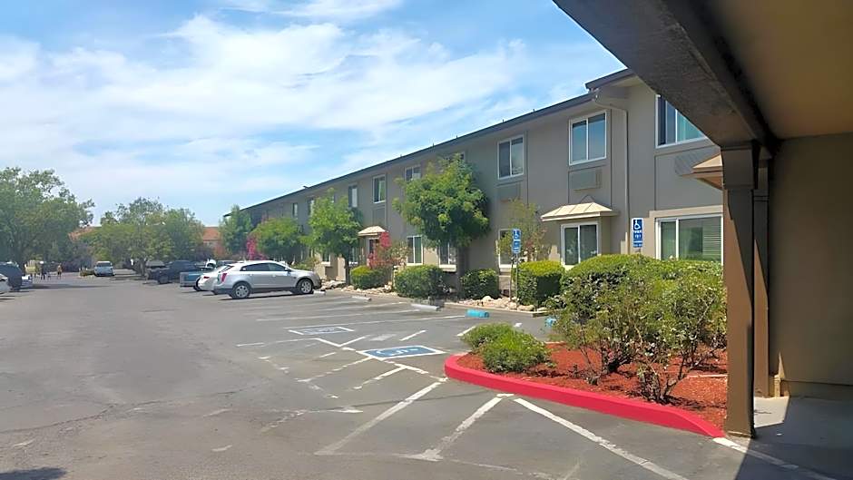 Super 8 by Wyndham Sacramento