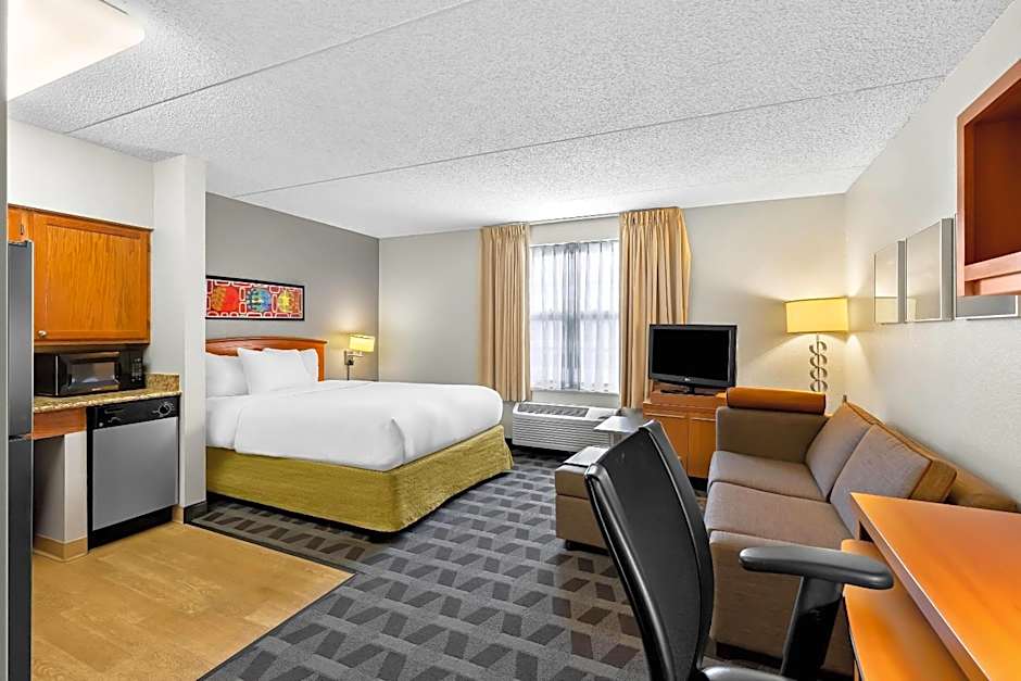MainStay Suites Middleburg Heights Cleveland Airport