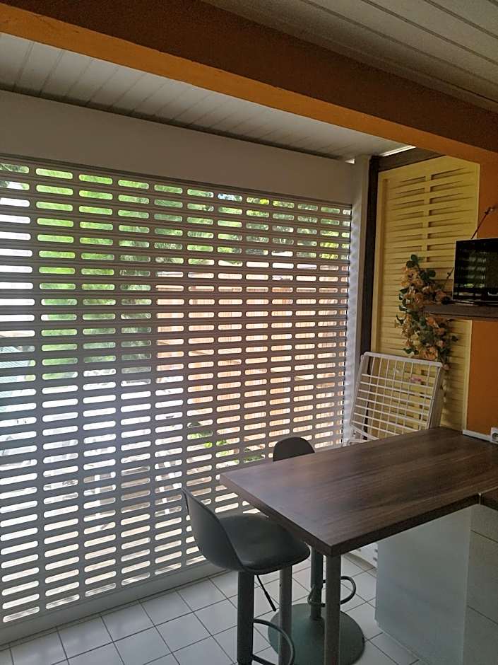Bungalow Agathe - Piscine, Wifi, Farnienté et Plage à 2 minutes