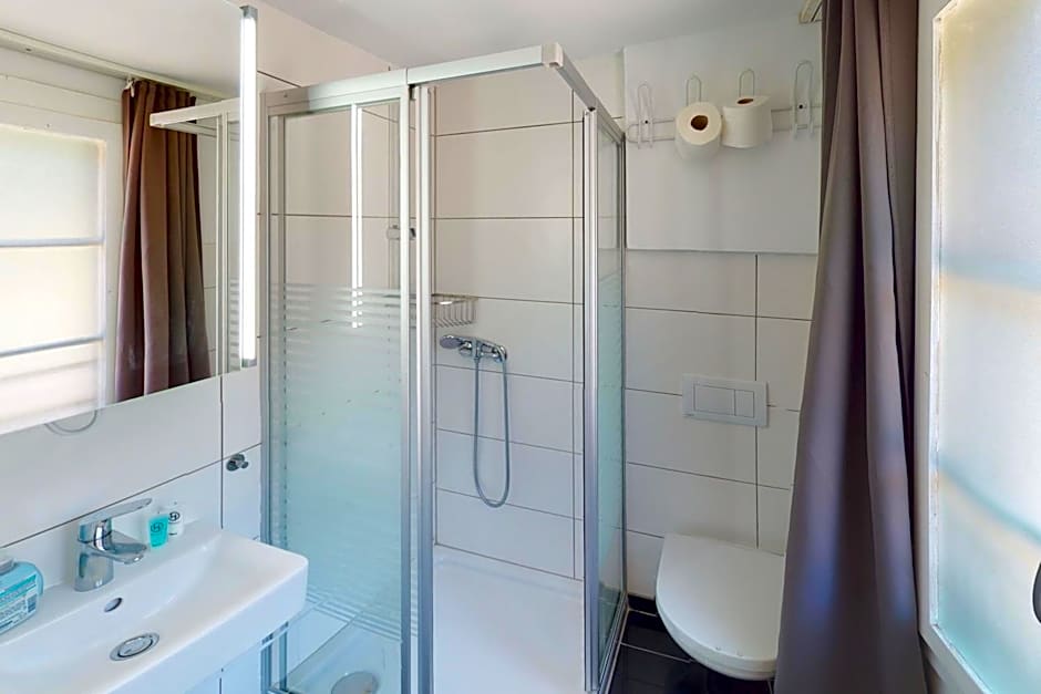 Rössli Self Check in 24-7 Free Parking