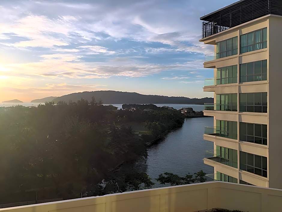 Sunset Seaview Vacation Condo City Centre @ IMAGO Shopping Mall