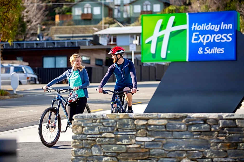 Holiday Inn Express And Suites Queenstown By IHG