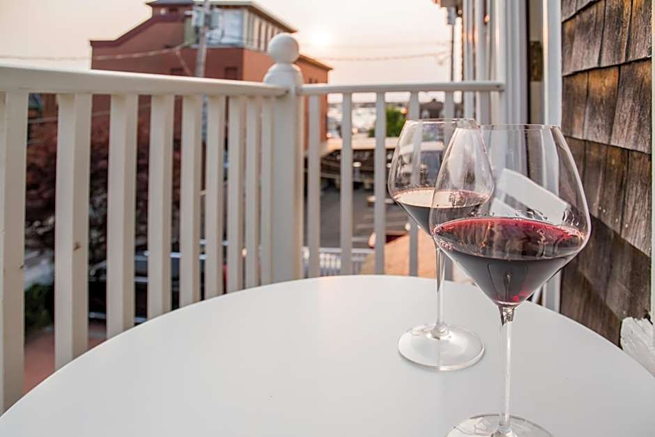 Almondy Inn Bed & Breakfast