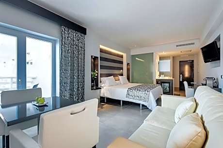 Junior Suite (2 Adults)