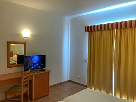 Superior Twin Room with Balcony and Pool View