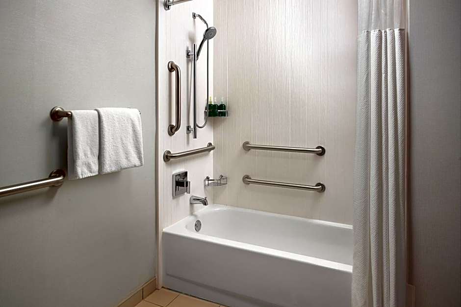 Courtyard by Marriott Fayetteville