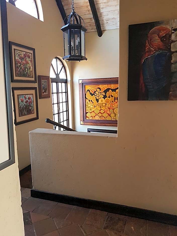 Izimbali Lodge and Restaurant