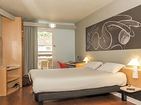 Standard Two Single Bed