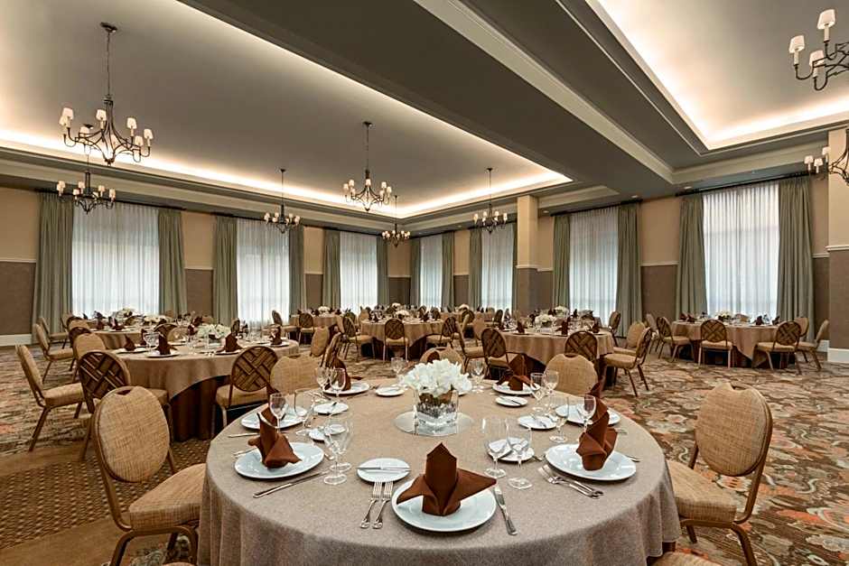 Embassy Suites By Hilton Savannah