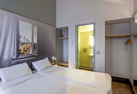 Classic Quadruple Room