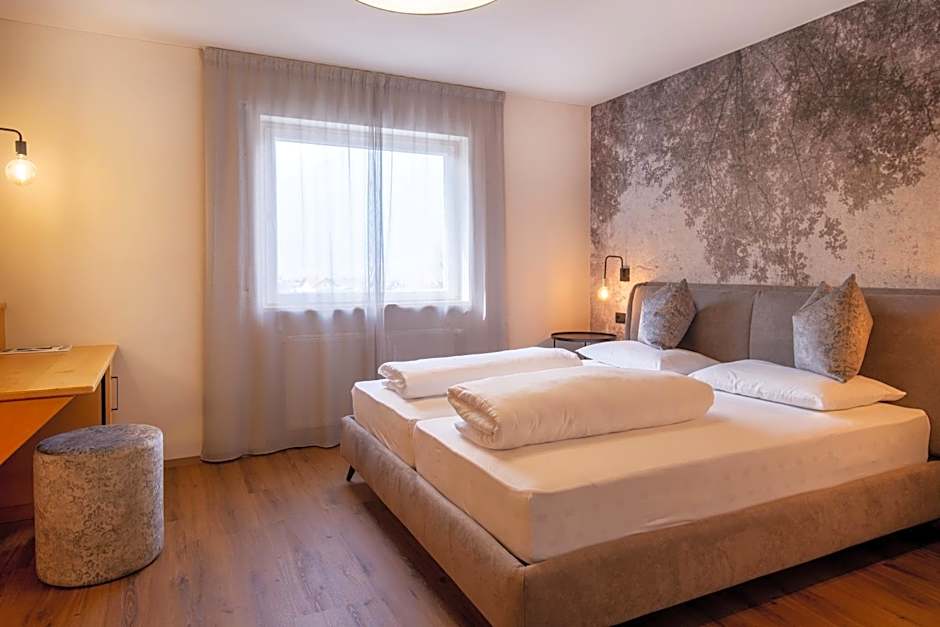 Saldur Small Active Hotel