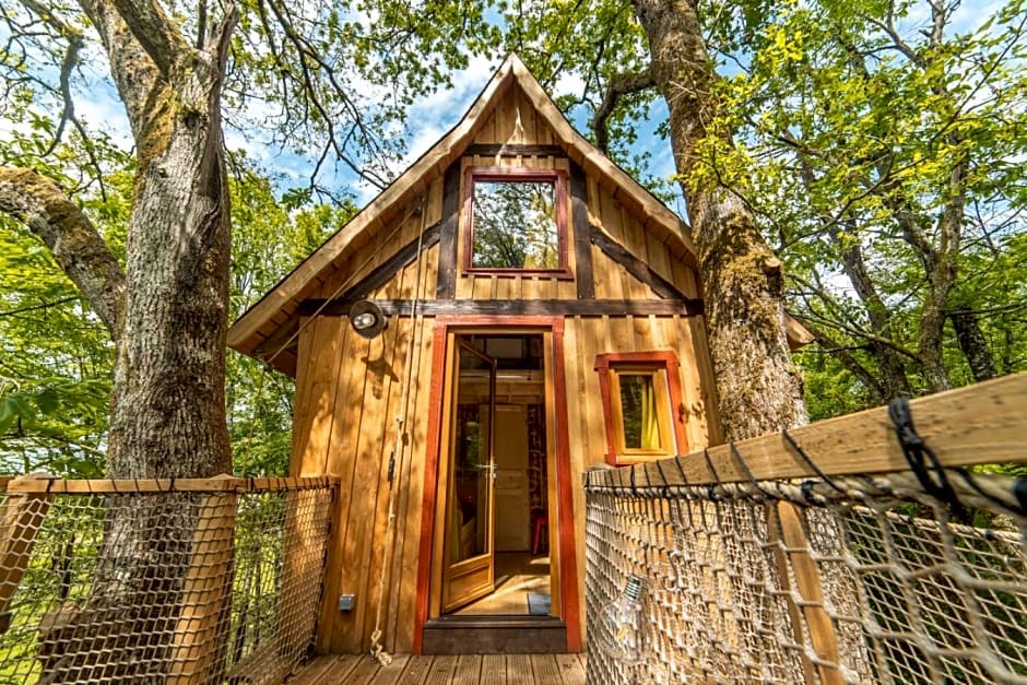 Cabanes dans les arbres avec spa Lot et Dordogne