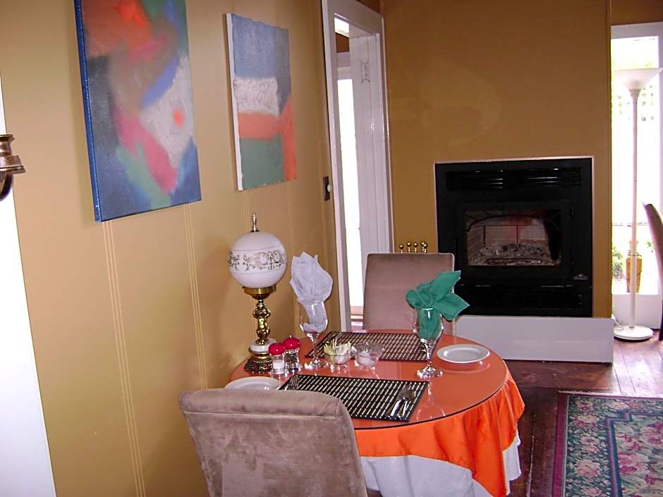 Lakelawn B&B and Motel