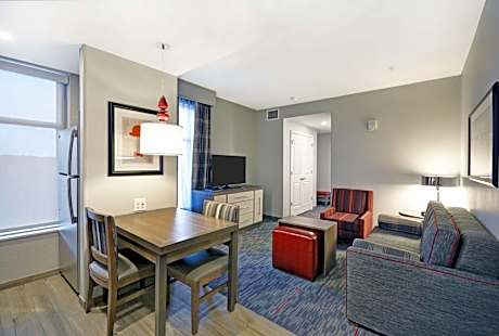 One-Bedroom King Suite - Non-Smoking